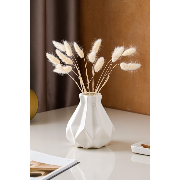 Ваза керамическая "Оригами", настольная, геометрия, глянец, белая, 15 см
Ваза керамическая "Оригами", настольная, геометрия, глянец, белая, 15 см