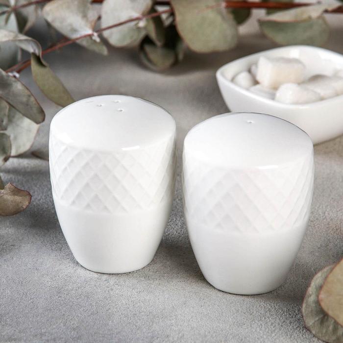 Набор фарфоровый для специй «Юлия Высоцкая», 2 предмета: солонка, перечница 
Набор фарфоровый для специй «Юлия Высоцкая», 2 предмета: солонка, перечница