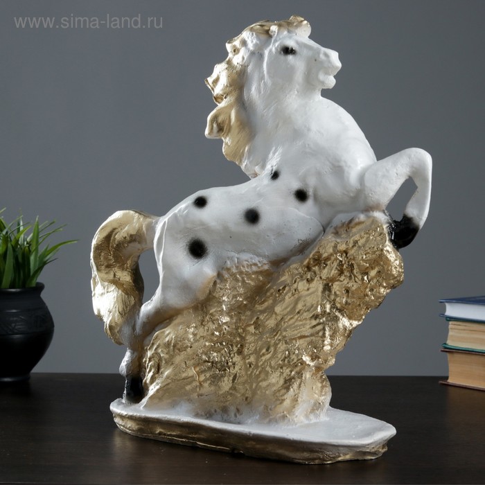 Фигура "Конь" белый с золотом, 34х33см
Фигура "Конь" белый с золотом, 34х33см