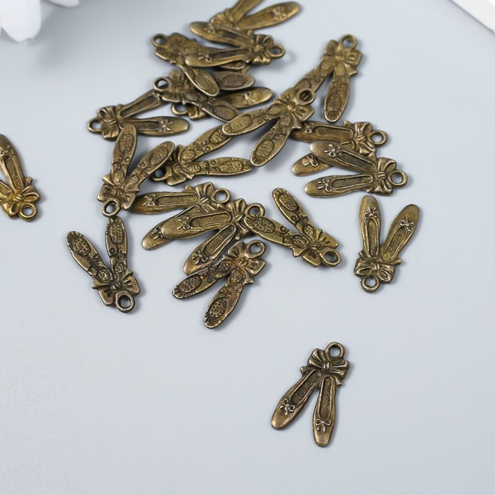 Декор для творчества металл "Пуанты с бантом" бронза 2,1х1,2 см
Декор для творчества металл "Пуанты с бантом" бронза 2,1х1,2 см