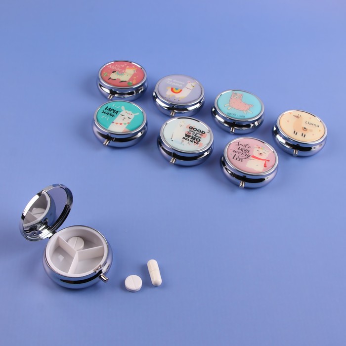 Таблетница «Ламы», с зеркальной поверхностью, 3 секции, рисунок МИКС
Таблетница «Ламы», с зеркальной поверхностью, 3 секции, рисунок МИКС