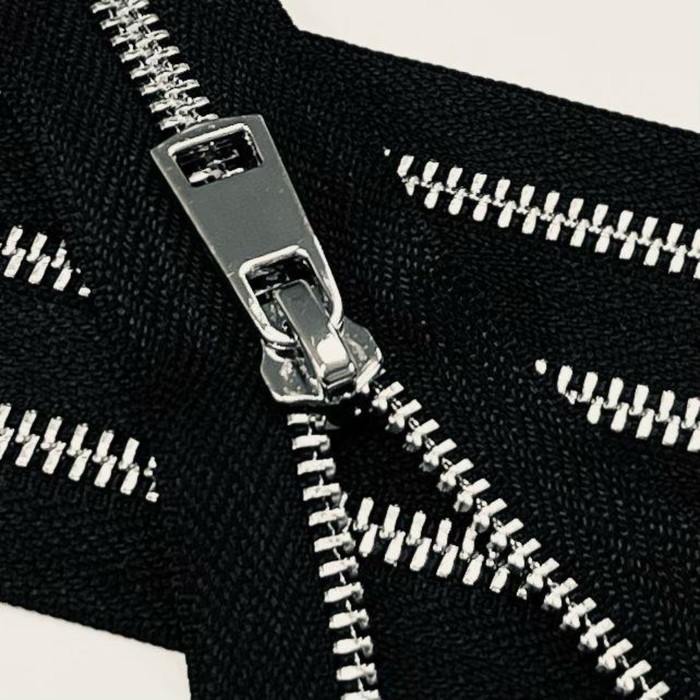 Молния №5, разъёмная, 85 см, цвет чёрный
Молния №5, разъёмная, 85 см, цвет чёрный