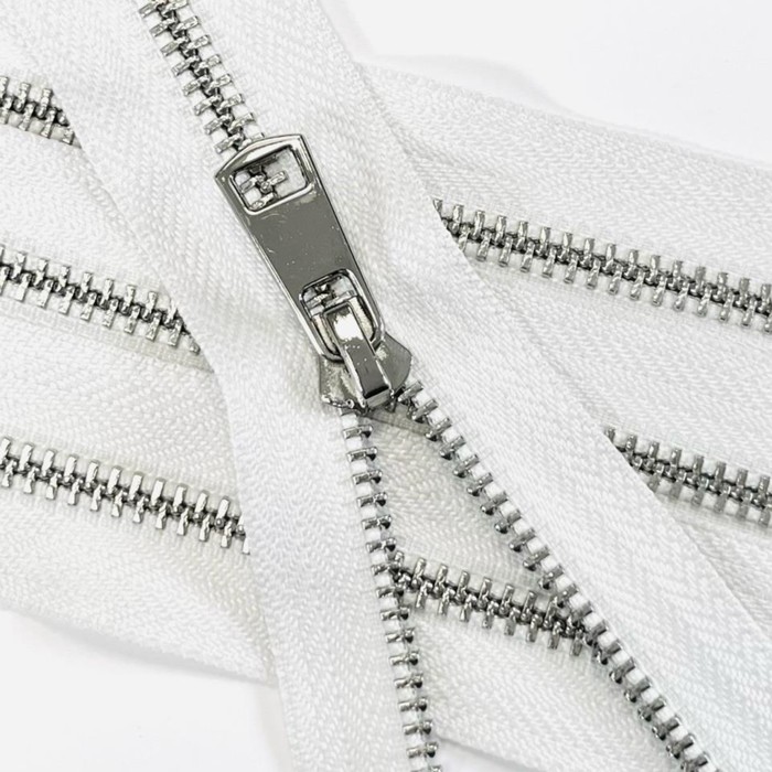 Молния №5, неразъёмная, 18 см, цвет белый
Молния №5, неразъёмная, 18 см, цвет белый