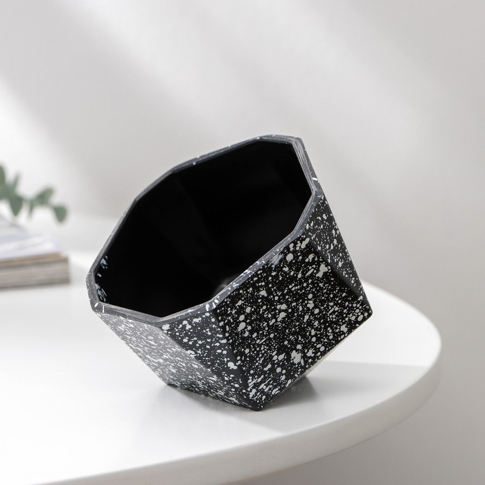 Кашпо для цветов наклонное «Грани», 300 мл, цвет МИКС
Кашпо для цветов наклонное «Грани», 300 мл, цвет МИКС