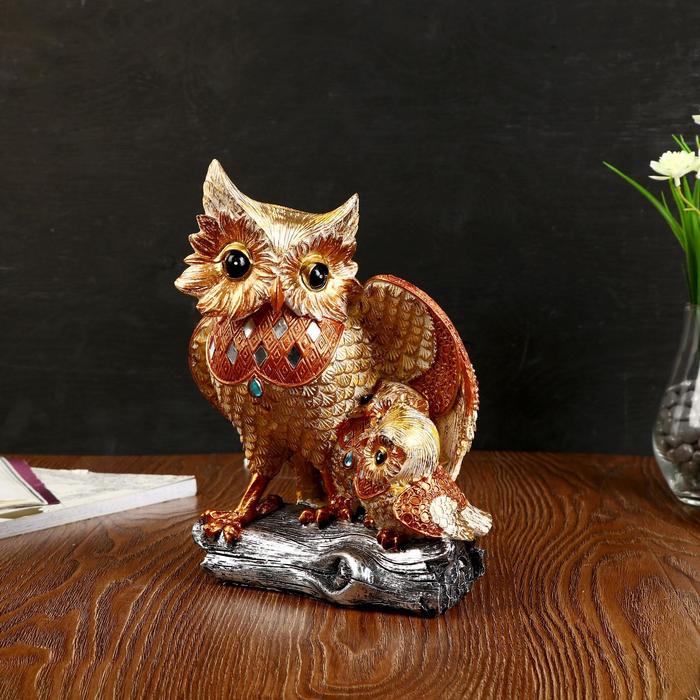 Сувенир полистоун "Филин с совятами на бревне" золото с красным 23х18,5х8,5 см
Сувенир полистоун "Филин с совятами на бревне" золото с красным 23х18,5х8,5 см