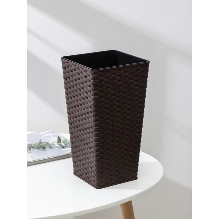 Кашпо для цветов со вставкой «Ротанг», 5,5 л (2,7 л), цвет тёмно-коричневый
Кашпо для цветов со вставкой «Ротанг», 5,5 л (2,7 л), цвет тёмно-коричневый