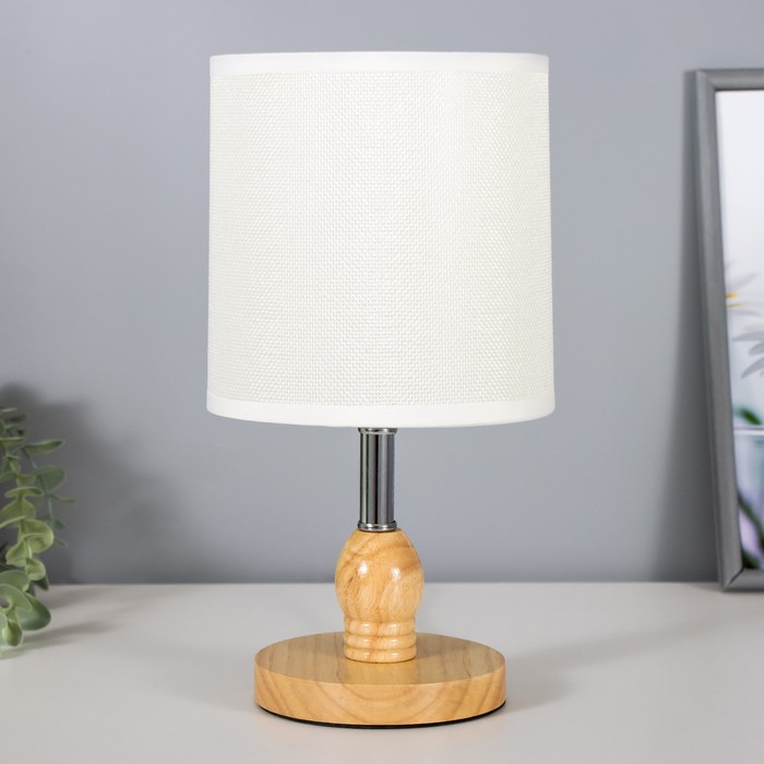 Лампа настольная "Валенсия" 1х40Вт E27 белый 15х15х30,5 см.
Лампа настольная "Валенсия" 1х40Вт E27 белый 15х15х30,5 см.