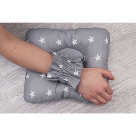 Подушка для кормления и сна Baby joy, размер 26 × 28 см, принт звездочка, цвет серый
Подушка для кормления и сна Baby joy, размер 26 × 28 см, принт звездочка, цвет серый