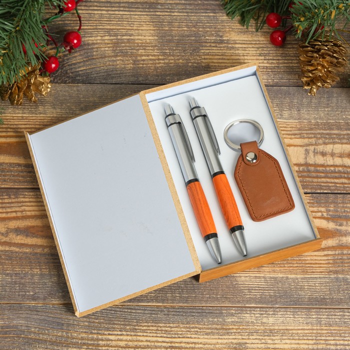 Набор подарочный 3в1 (2 ручки, брелок) 
Набор подарочный 3в1 (2 ручки, брелок)