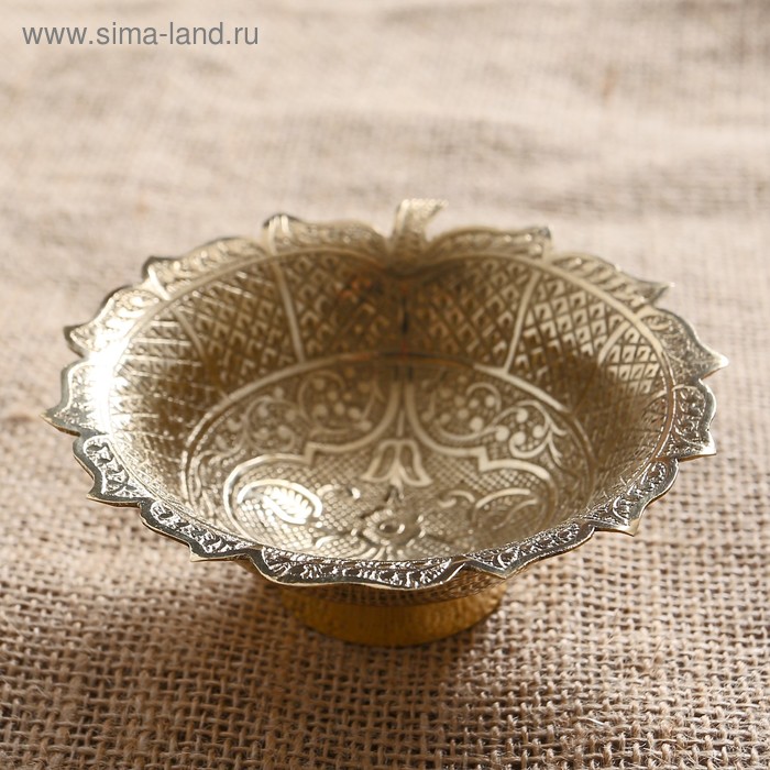 Блюдце латунь "Благополучие" 10х10х4 см 
Блюдце латунь "Благополучие" 10х10х4 см