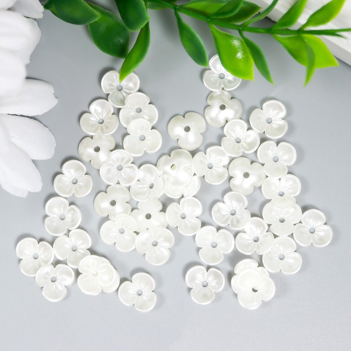 Бусины для творчества пластик "Трилистник белый" жемчужный набор 40 шт 0,4х1х1 см 
Бусины для творчества пластик "Трилистник белый" жемчужный набор 40 шт 0,4х1х1 см