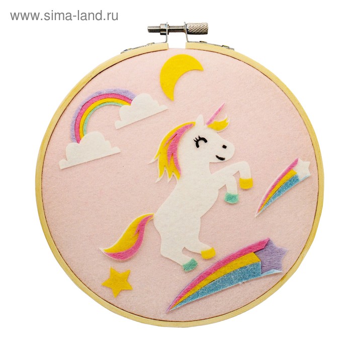 Аппликация из текстильных деталей на пяльцах «Единорог с радужными звёздами»
Аппликация из текстильных деталей на пяльцах «Единорог с радужными звёздами»