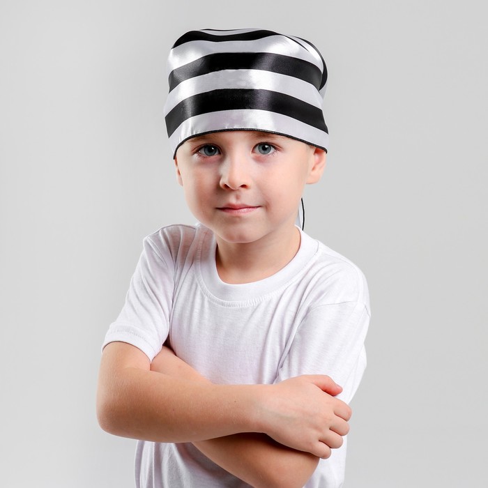 Бандана в чёрно-белую полоску, р. 57×75×57 см 
Бандана в чёрно-белую полоску, р. 57×75×57 см