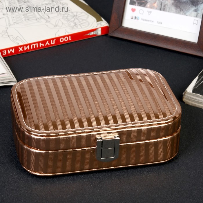 Шкатулка кожзам для украшений "Полосы" шампанское лак миниатюра 4,5х15х10 см
Шкатулка кожзам для украшений "Полосы" шампанское лак миниатюра 4,5х15х10 см