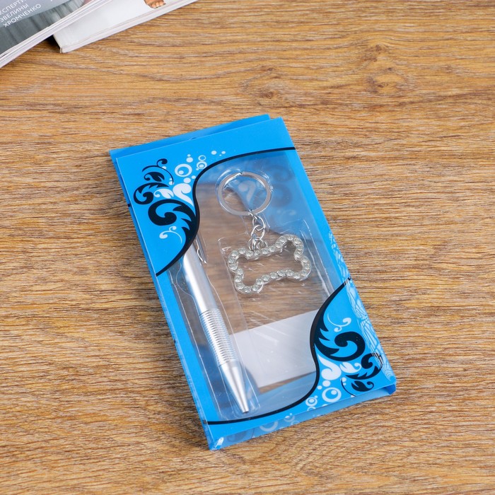 Набор подарочный 2в1 (ручка, брелок со стразами)
Набор подарочный 2в1 (ручка, брелок со стразами)