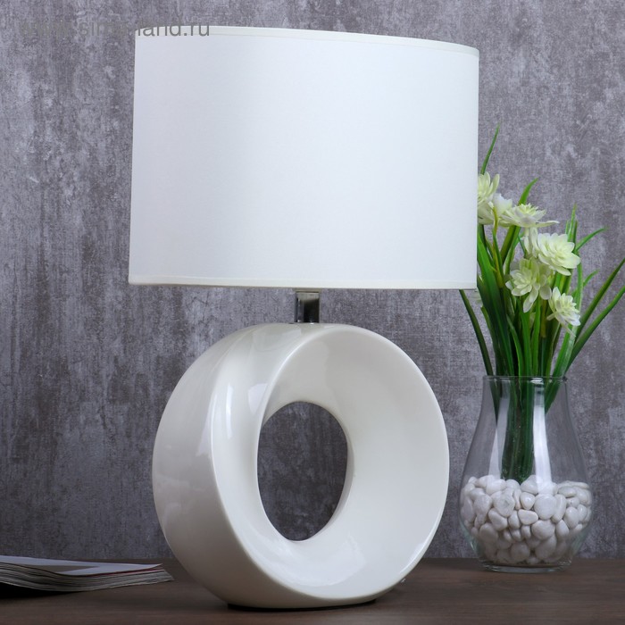 Настольная лампа "Элегант" 1x40Вт E14 белый 15х25х34 см
Настольная лампа "Элегант" 1x40Вт E14 белый 15х25х34 см