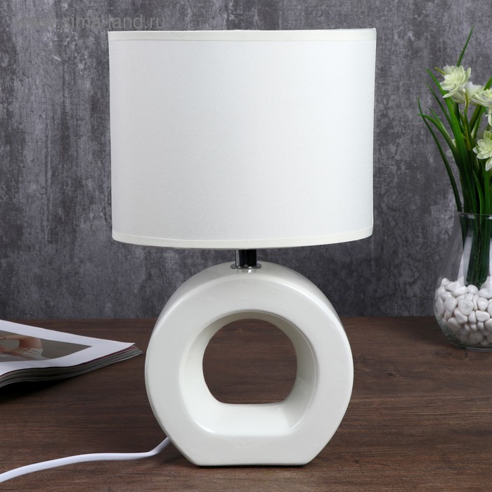Настольная лампа "Софи" 1x40Вт E14 белый 18х11х30см
Настольная лампа "Софи" 1x40Вт E14 белый 18х11х30см