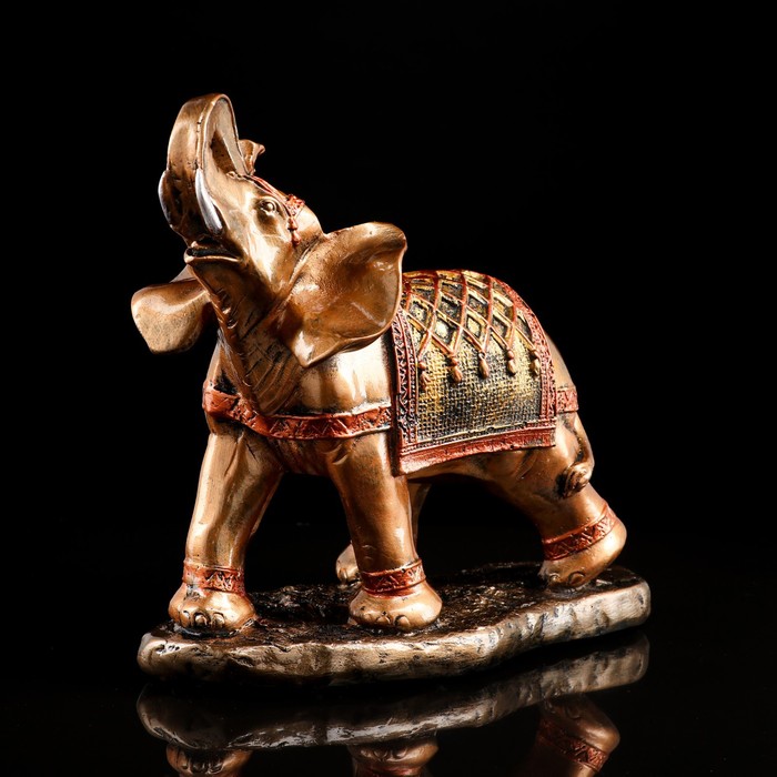 Статуэтка "Слон шагающий", золотая, гипс, 30 см 
Статуэтка "Слон шагающий", золотая, гипс, 30 см