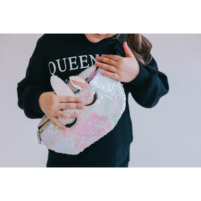 Сумка детская поясная Единорог с пайетками на молнии, цвет бежевый
Сумка детская поясная Единорог с пайетками на молнии, цвет бежевый