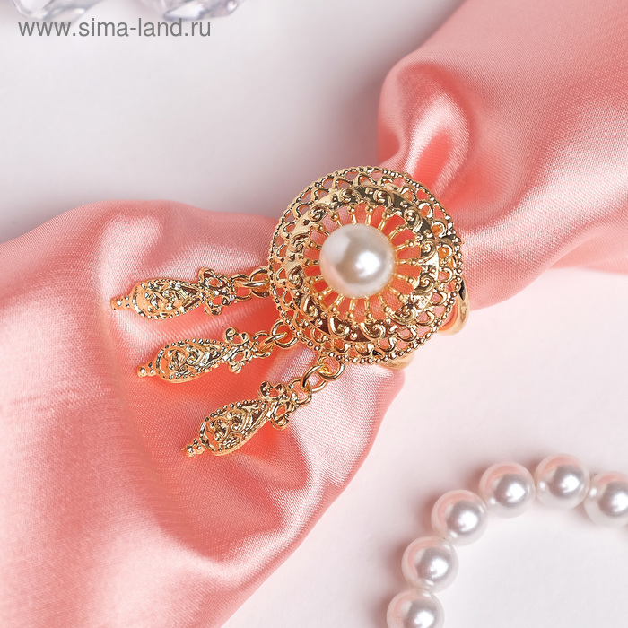 Кольцо для платка "Круг с жемчужиной" три подвески, цвет белый в золоте
Кольцо для платка "Круг с жемчужиной" три подвески, цвет белый в золоте