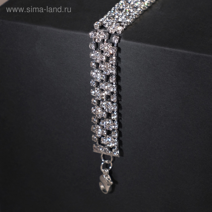 Браслет со стразами "Маскарад" плотная полоса, цвет белый в серебре,L=18см
Браслет со стразами "Маскарад" плотная полоса, цвет белый в серебре,L=18см