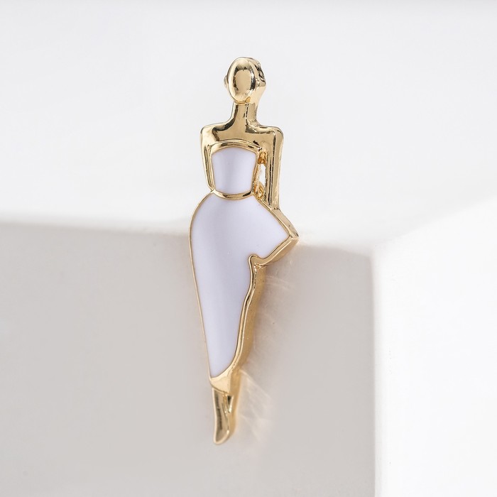 Значок "Девушка в платье", цвет белый в золоте
Значок "Девушка в платье", цвет белый в золоте