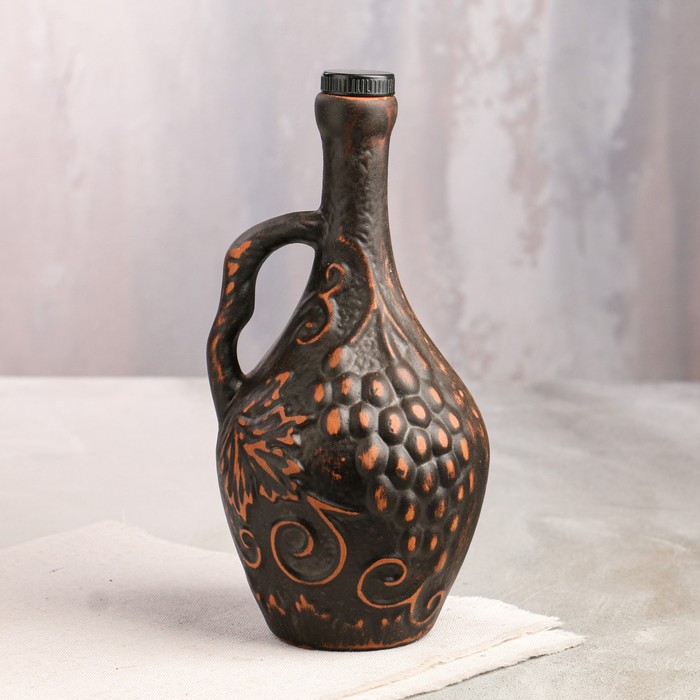 Винная бутылка "Гроздь", декор, красная глина, 0.6 л
Винная бутылка "Гроздь", декор, красная глина, 0.6 л