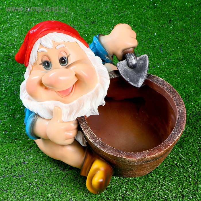 Фигурное кашпо "Гном с лопатой" 32х27х24см
Фигурное кашпо "Гном с лопатой" 32х27х24см