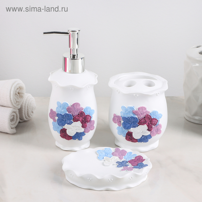 Набор аксессуаров для ванной комнаты «Фиалки», 3 предмета (дозатор 250 мл, мыльница, стакан) 
Набор аксессуаров для ванной комнаты «Фиалки», 3 предмета (дозатор 250 мл, мыльница, стакан)