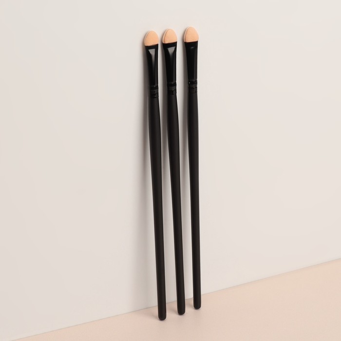 Аппликатор для теней, 18 см, цвет чёрный
Аппликатор для теней, 18 см, цвет чёрный