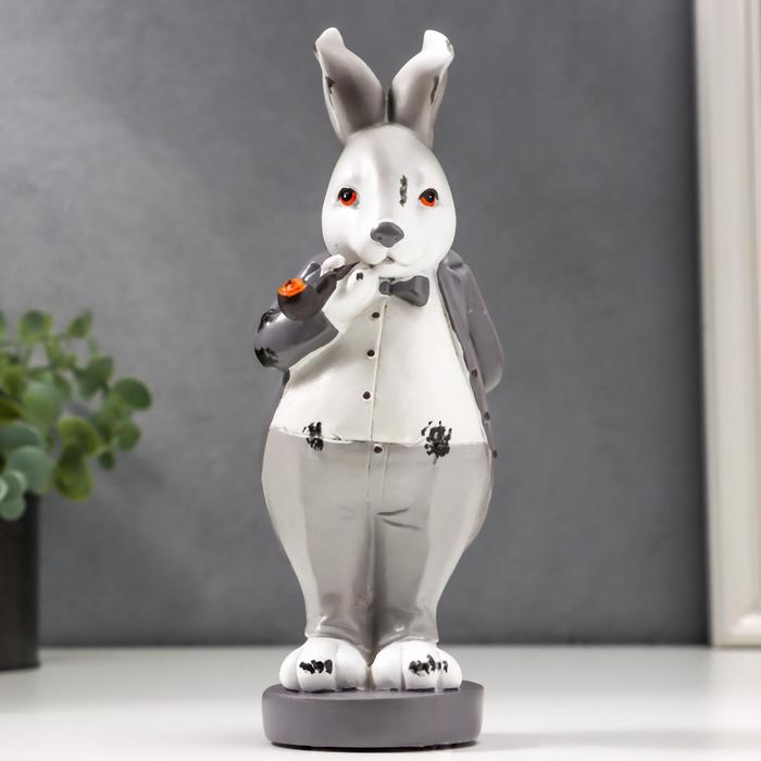 Сувенир полистоун "Заяц в сером фраке, с трубкой" 21х6,5х6 см
Сувенир полистоун "Заяц в сером фраке, с трубкой" 21х6,5х6 см