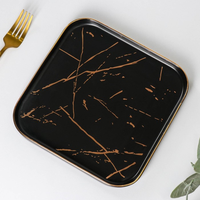 Тарелка для подачи Gold, 20×20 см, цвет чёрный
Тарелка для подачи Gold, 20×20 см, цвет чёрный