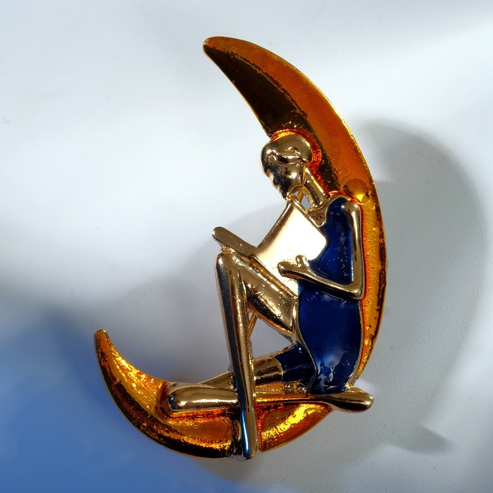 Брошь "Девушка на Луне", цвет сине-жёлтый в золоте
Брошь "Девушка на Луне", цвет сине-жёлтый в золоте