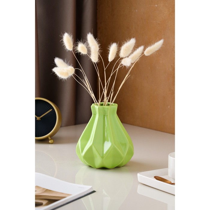 Ваза керамическая "Оригами", настольная, геометрия, глянец, зелёная, 15 см
Ваза керамическая "Оригами", настольная, геометрия, глянец, зелёная, 15 см