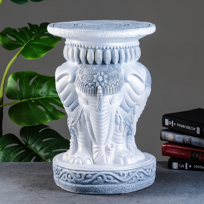 Подставка "Три слона" античная, 40х32х32см
Подставка "Три слона" античная, 40х32х32см