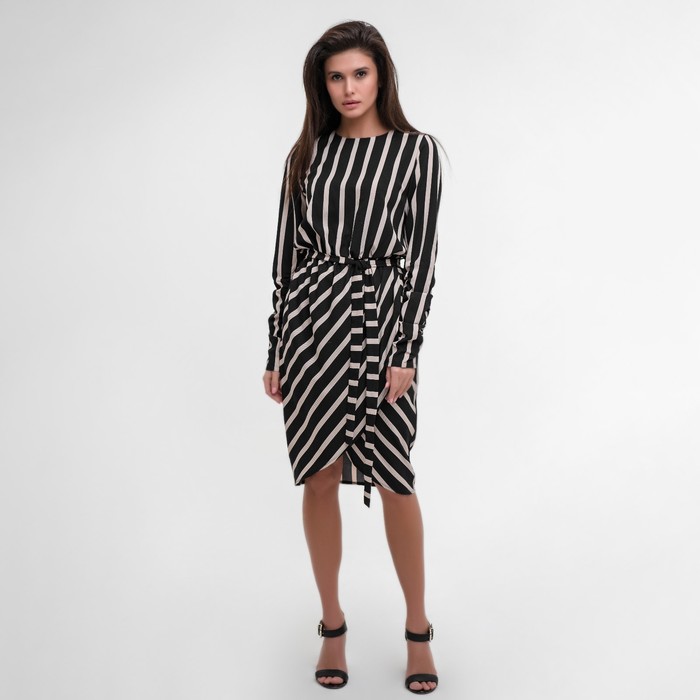 Платье женское MIST миди на запахе, р-р 44-46, чёрный
Платье женское MIST миди на запахе, р-р 44-46, чёрный