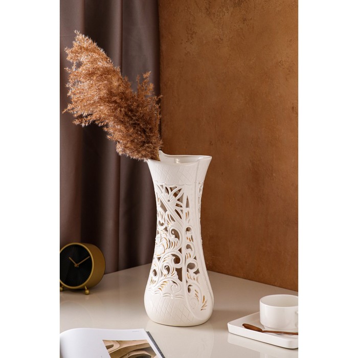 Ваза керамическая "Румба", настольная, резка, белая, золотистая роспись, 36 см 
Ваза керамическая "Румба", настольная, резка, белая, золотистая роспись, 36 см