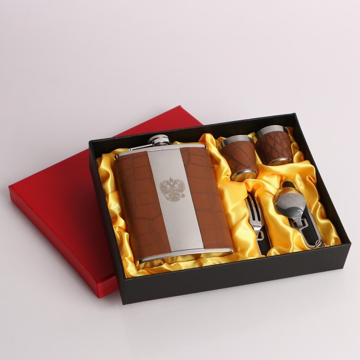 фото Подарочный набор "рептилия" 5 в 1: фляжка 240 мл, вилка, ложка, 2 рюмки, 17х23 см