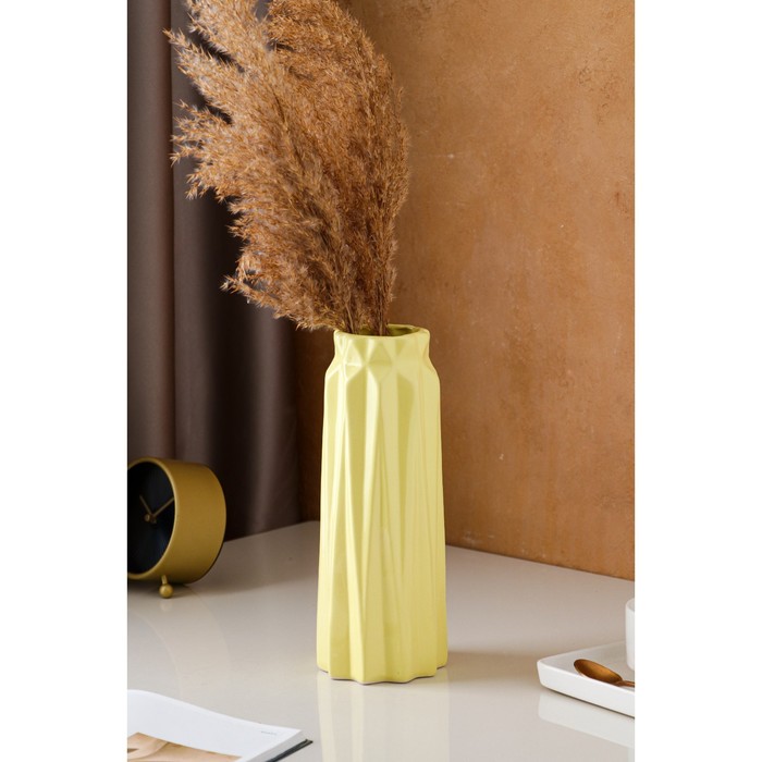 Ваза керамическая "Оригами", настольная, геометрия, жёлтая, 28 см
Ваза керамическая "Оригами", настольная, геометрия, жёлтая, 28 см