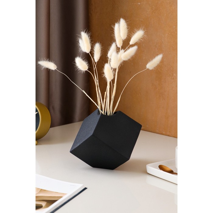 Ваза керамическая "Куб", настольная, чёрная, 12 см
Ваза керамическая "Куб", настольная, чёрная, 12 см