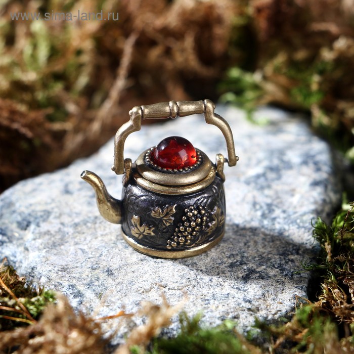 Напёрсток из латуни и янтаря "Чайник"
Напёрсток из латуни и янтаря "Чайник"
