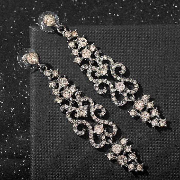 Серьги со стразами "Ажур" завитки, цвет белый в серебре
Серьги со стразами "Ажур" завитки, цвет белый в серебре