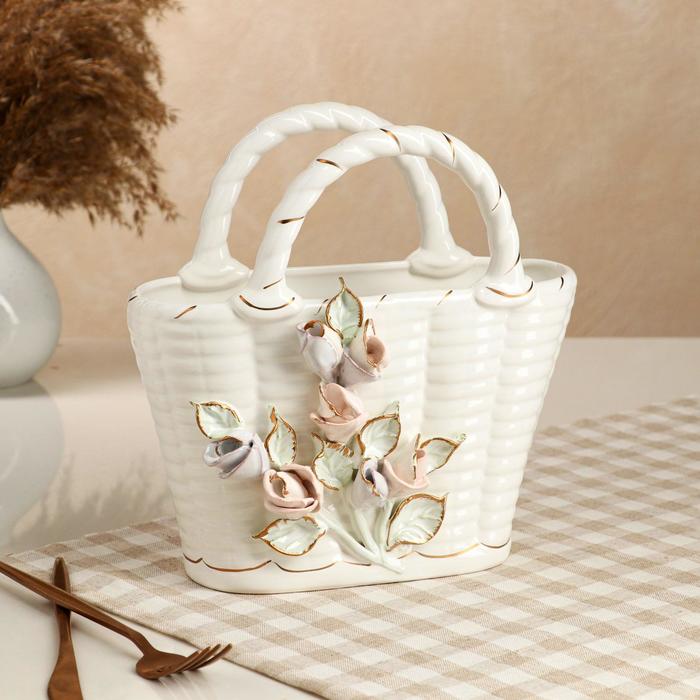 Конфетница "Прованс", белая, цветная лепка, золотистая роспись, авторская работа
Конфетница "Прованс", белая, цветная лепка, золотистая роспись, авторская работа