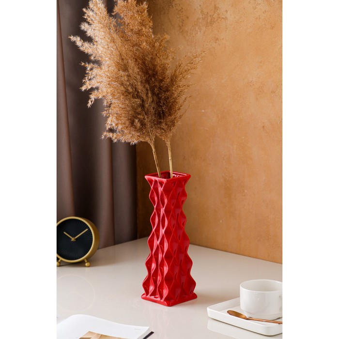 Ваза керамическая "Пирамида", настольная, красная, 27 см 
Ваза керамическая "Пирамида", настольная, красная, 27 см