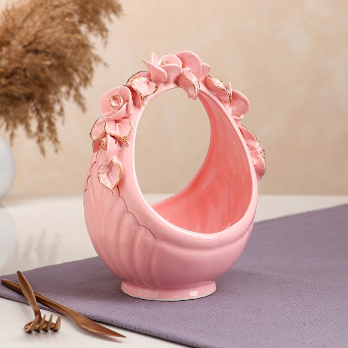 Конфетница "Корзина", розовая, лепка, золотистая роспись, авторская работа
Конфетница "Корзина", розовая, лепка, золотистая роспись, авторская работа