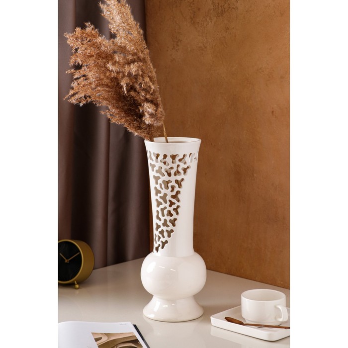 Ваза керамическая "Корса", настольная, сквозная резка, белая, 40 см
Ваза керамическая "Корса", настольная, сквозная резка, белая, 40 см
