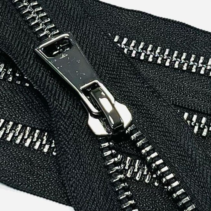 Молния для одежды, №8ТТ, неразъёмная, 18 см, цвет чёрный
Молния для одежды, №8ТТ, неразъёмная, 18 см, цвет чёрный