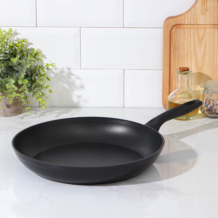 Сковорода Papilla Daytona, d=30 см, пластиковая ручка, антипригарное покрытие, цвет чёрный 
Сковорода Papilla Daytona, d=30 см, пластиковая ручка, антипригарное покрытие, цвет чёрный