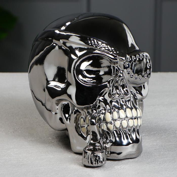 Копилка "Череп Пират с трубкой", серебристая, керамика, 16 см 
Копилка "Череп Пират с трубкой", серебристая, керамика, 16 см