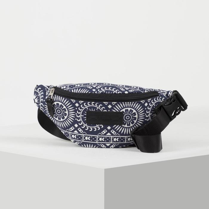 Сумка поясная, отдел на молнии, цвет чёрный 
Сумка поясная, отдел на молнии, цвет чёрный